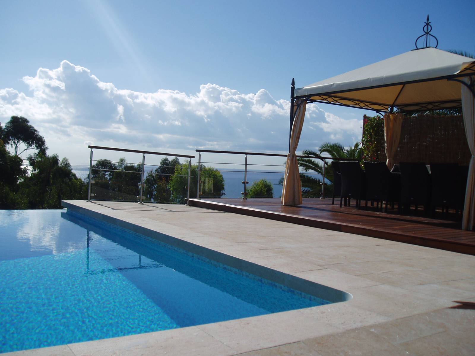 Vente de margelles Cenia Beige/Beige des Cévennes pour piscine sur La Garde dans le Var