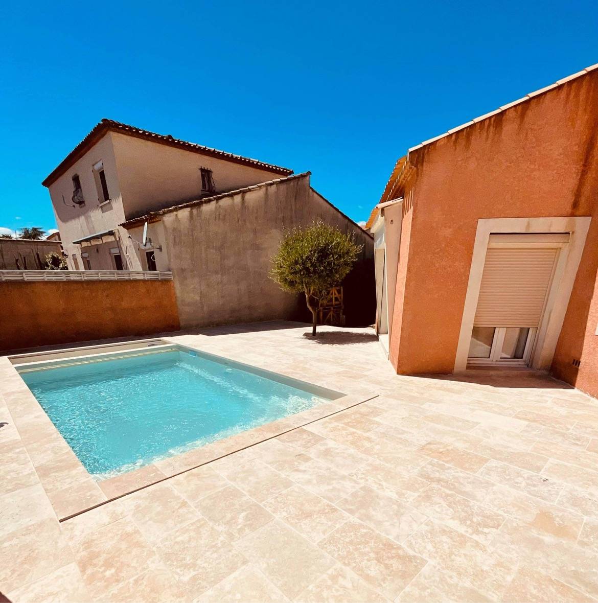 Dalle extérieur travertin beige 1er choix classic à Hyères proche de Toulon dans le Var