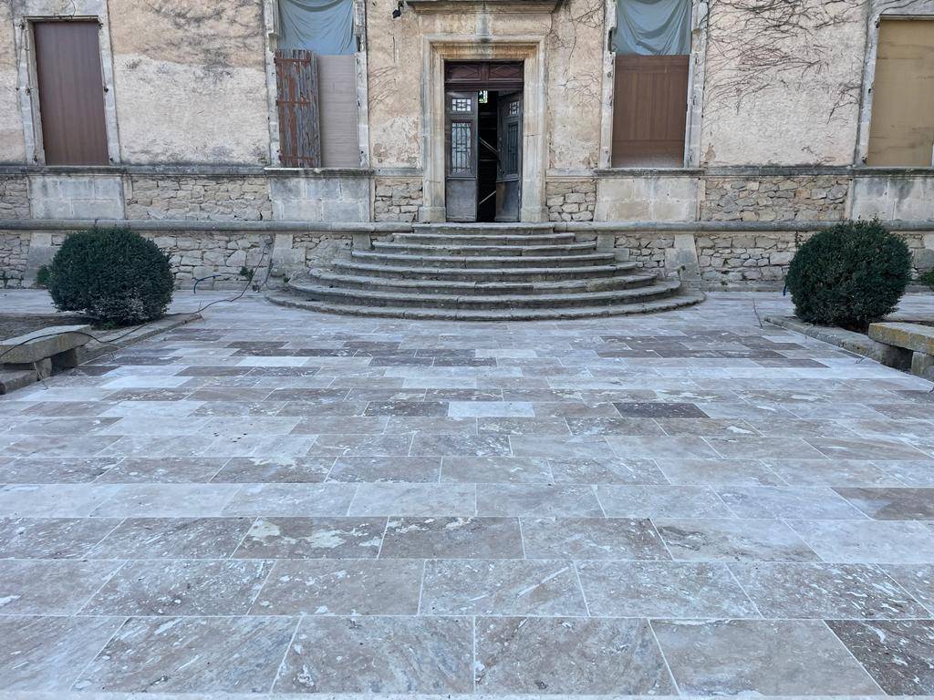 Vente de travertin beige second choix commercial pas cher à Toulon dans le 83