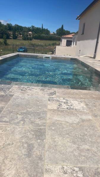 Carrelage piscine en pierre de Bali à La garde proche de Toulon