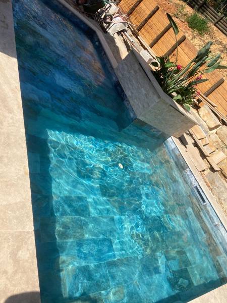 Showroom de pierre de Bali à Hyeres près de Toulon dans le Var