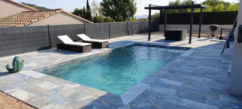 Vente de carrelage piscine pierre de Bali à Toulon