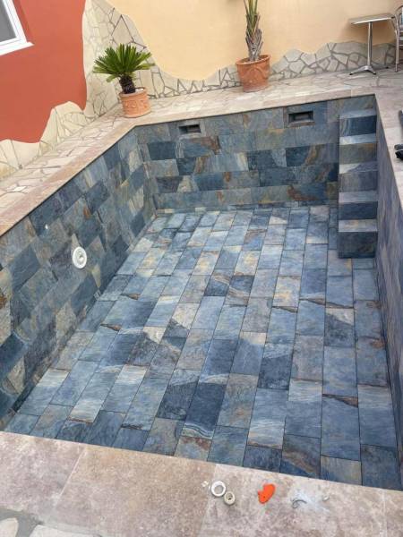 Acheter carrelage Bali Blue pour un Intérieur Piscine Moderne