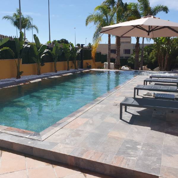 Achat de carrelage Bali pour carreler sa piscine à St-Tropez