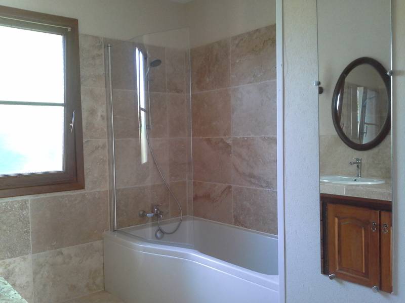 Dalle Travertin beige 1er choix Classic en 61x40.6x1.2cm