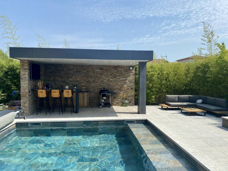 Parement mural pour contour de piscine à Hyères