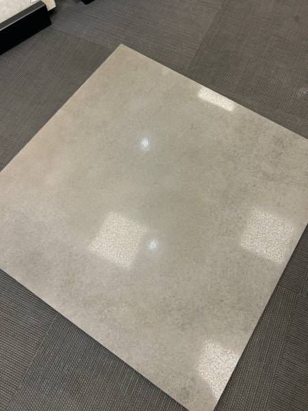 Carrelage 75x75 finition lapatto en déstockage à la Valette du Var proche de Toulon dans le Var