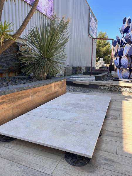 Acheter des dalles sur plot en pierre naturelle sur Toulon dans le Var