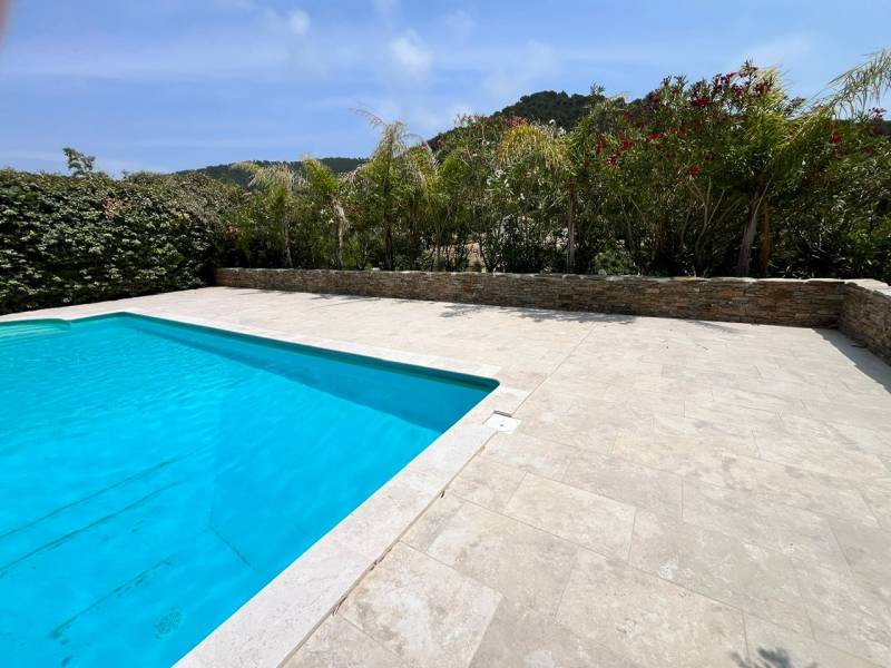 Carrelage travertin pour terrasse extérieur en 60x40 à La Valette proche de Toulon