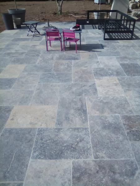 Dallage extérieur Travertin Silver Rustic 61x40.6x1.2cm