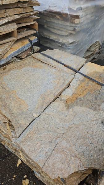 Vente de pas japonais en Gneiss Madale à La Garde 83