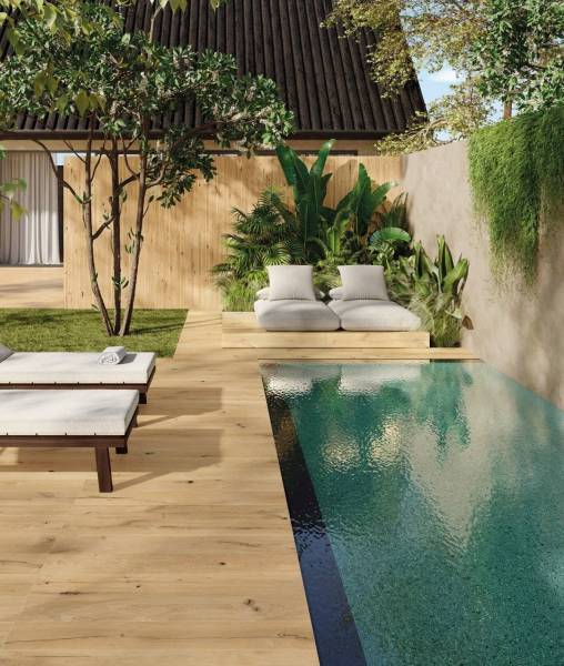 Carrelage extérieur R11 imitation bois à La Garde proche de Toulon dans le Var 